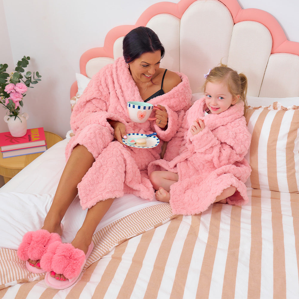 flower-embossed-robe-cosy-luxe-mothers-day-mug-plate-cosy-luxe-slippers